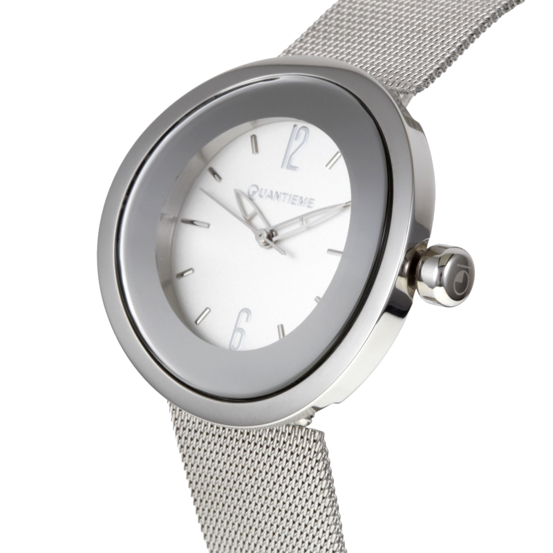 Montre dame, boite en acier, bracelet en acier et verre minéral