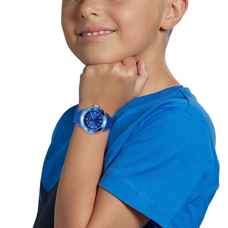 Montre, boîte plastique et acier, bracelet silicone, verre minéral, boys