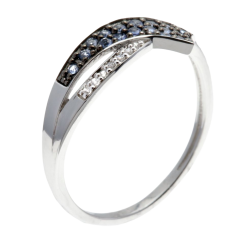 Bague en or gris et rhodié, saphirs et diamants