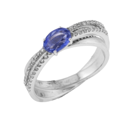 Bague en or gris, saphir ovale et diamants