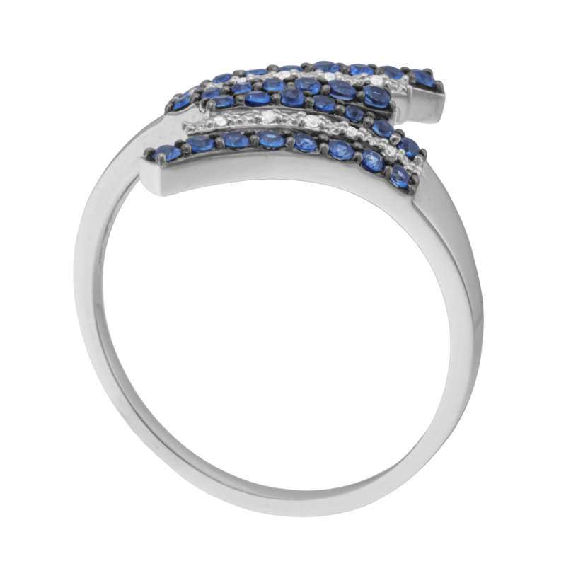 Bague en or gris et rhodié, saphirs et diamants