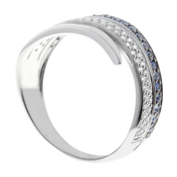 Bague en or gris rhodié noir, saphirs et diamants