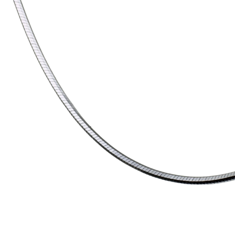 Chaîne en or gris, maille serpent carrée