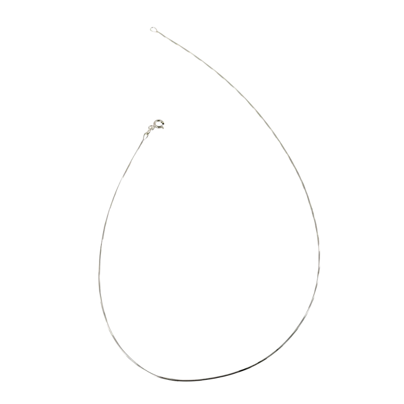 Chaîne en or gris, maille serpent carrée