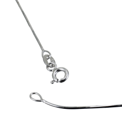 Chaîne en or gris, maille serpent carrée