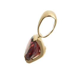 Pendentif en or jaune et grenat