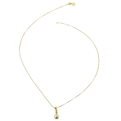 Collier en or jaune, perle de culture et oxydes de zirconium
