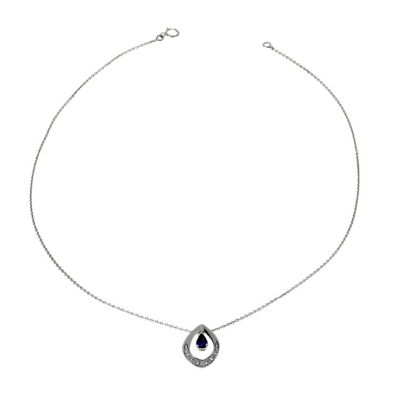 Pendentif en or gris, saphir et diamants sur chaine maille forçat
