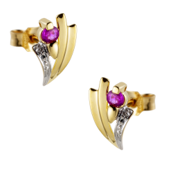 Boucles d'oreilles en or rhodié, rubis.