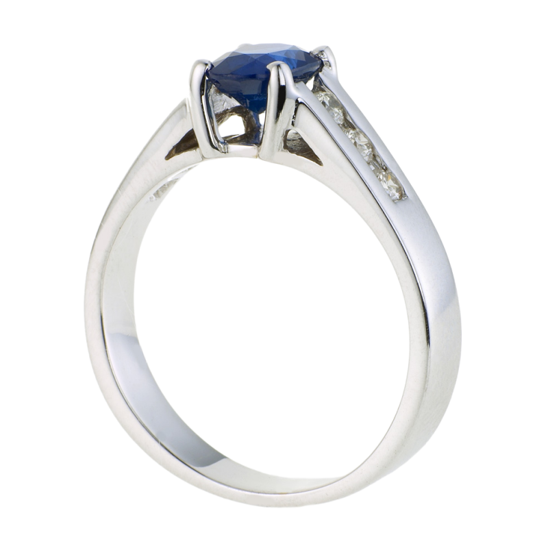 Bague en or gris, saphir et diamants