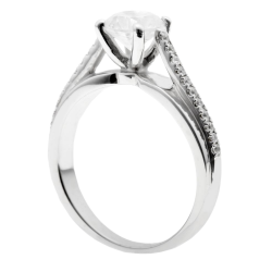 Bague solitaire accompagné en argent rhodié, oxydes de zirconium