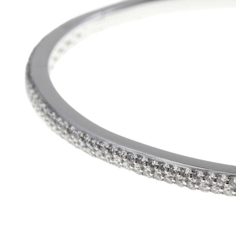 Bracelet jonc ouvrant en argent rhodié, pavage en oxydes de zirconium