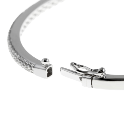 Bracelet jonc ouvrant en argent rhodié, pavage en oxydes de zirconium