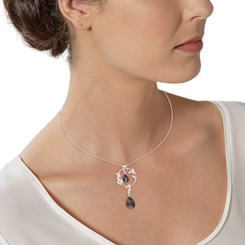 Collier en argent rhodié et gouttes nacre