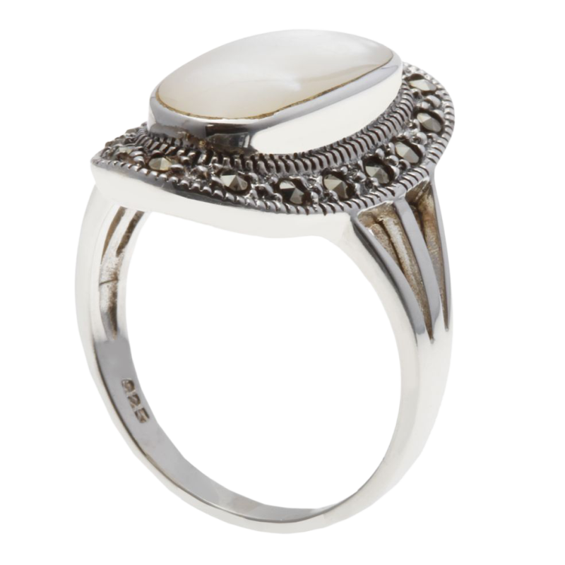 Bague en argent vieilli, nacre et marcassites