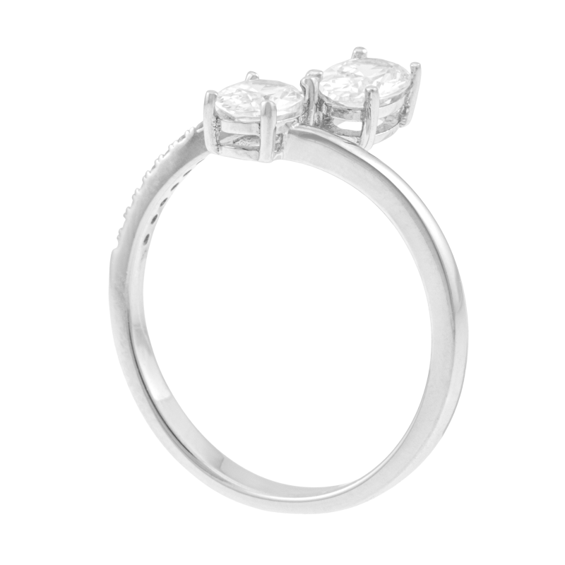 Bague en argent rhodié et oxydes de zirconium 