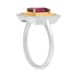 Bague en or jaune et argent rhodié, rhodolite octogonal et oxydes de zirconium