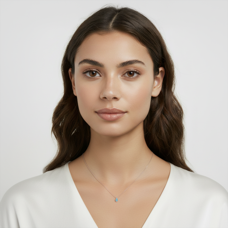 Collier en or gris, aigue marine et diamants