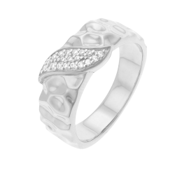 Bague en argent rhodié et oxydes de zirconium